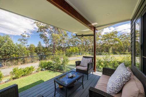 The Lakehouse, family friendly home with picturesque bush and lake views in Lake Conjola