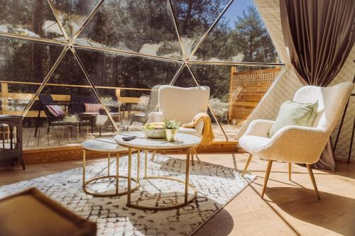 Skyview Glamping Jacuzzi , Sauna in Радзимін