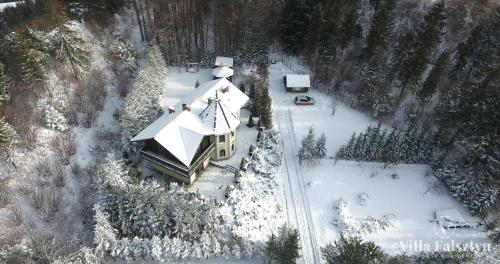 Villa Falsztyn Holiday Home