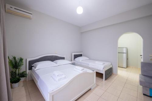 Hotel Alex – Ksamil, OR