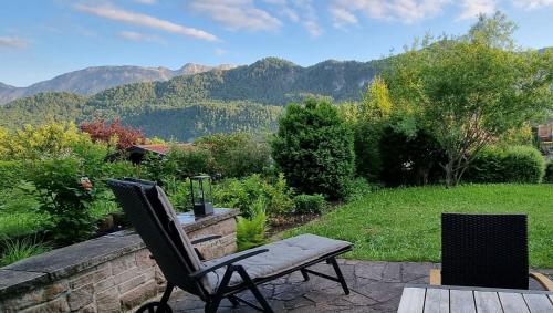 Ferienhaus am Weissensee mit Bergblick - Ge10 – khách sạn tại Schwarzenbach