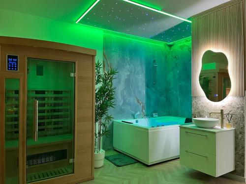 L ile d'Andromede - Suite Spa et Design Sensoriel - Location saisonnière - Soisy-sous-Montmorency