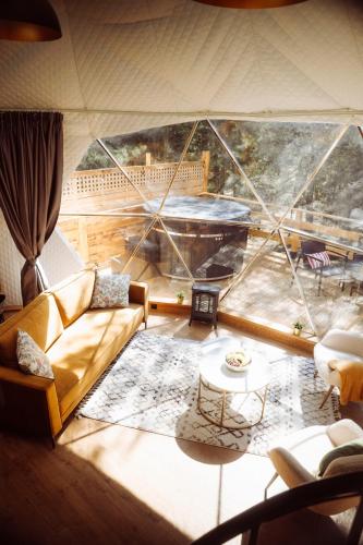 Skyview Glamping Jacuzzi , Sauna in Радзимін