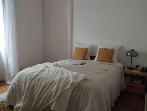 Chambre privée spacieuse (Chambre privee spacieuse) in Saint-Clair-du-Rhone (Rhone-Alpes)