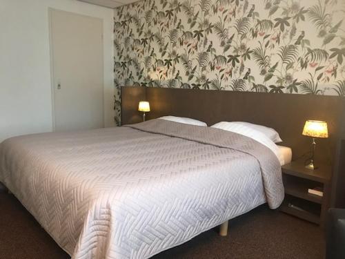 2 twin beds