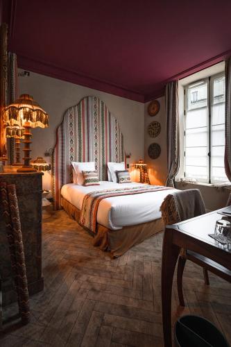 room detail thumbnail 1
