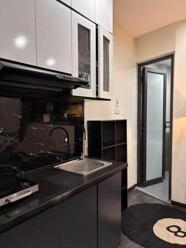 Kitchen, Amoureux Cau Dien in Bac Tu Liem
