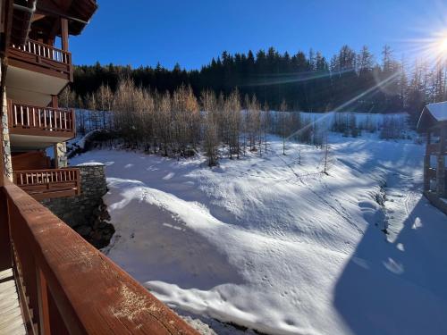 Spacieux 5 pièces sur Peisey-Vallandry - ski aux pieds – khách sạn tại Peisey-Nancroix