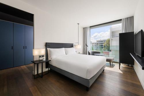 room detail thumbnail 0