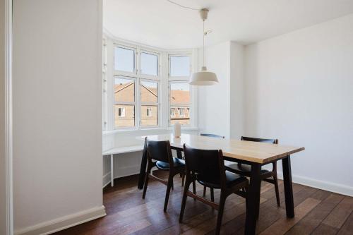 Cozy Apartment Close To City Center - image 7