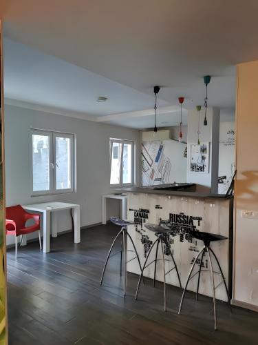 Dapur, The High Hostel in Budva