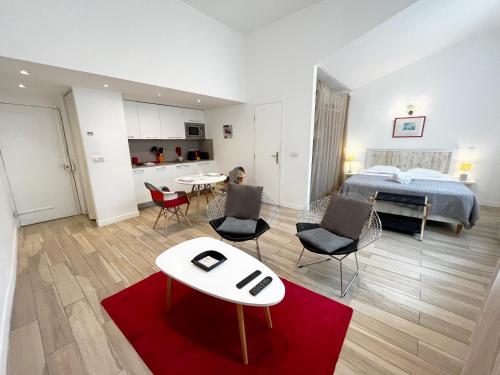 ApartHotel Riviera - LOFT GILLY 1 - Old Town - 100 m Plage de la Promenade des Anglais - Superbe Grand Studio AC