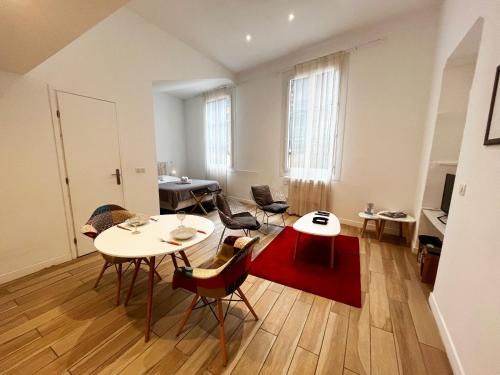 ApartHotel Riviera - LOFT GILLY 1 - Old Town - 100 m Plage de la Promenade des Anglais - Superbe Grand Studio AC 3