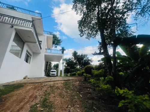 Emerald Leaf Kandy Villa – khách sạn tại Wattappola