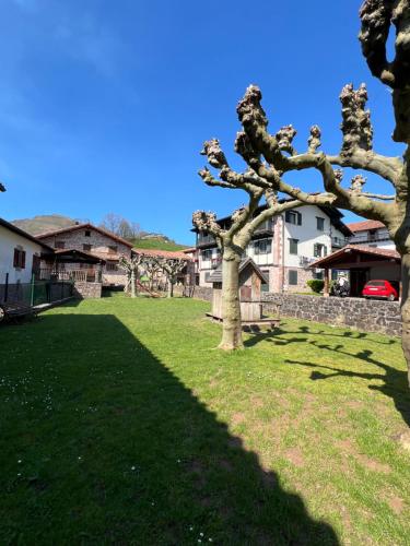 Kinderspielplatz, Amaiurko Aterpetxea in Maya del Baztan