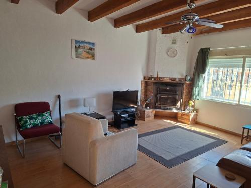 Traditional Spanish townhouse retreat in 塔貝爾諾