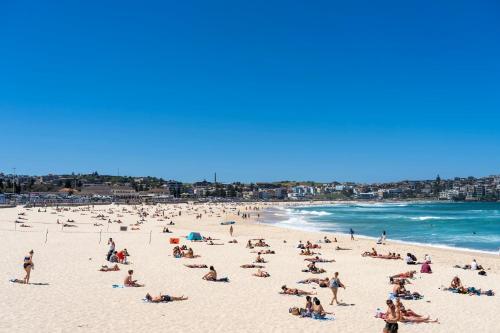 Bondi Surf Living opposite Bondi Beach - image 9