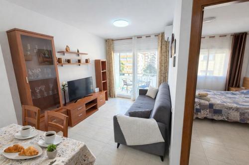 Apartament SOL Y MAR-2 min to Fenals Beach-Balcony