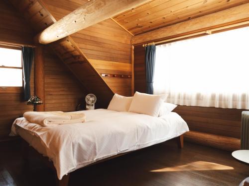 Lodge Atelier - Tap to explore photos