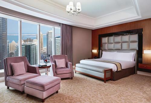 Best Plaza West Bay Room Type - King - Non-Smoking