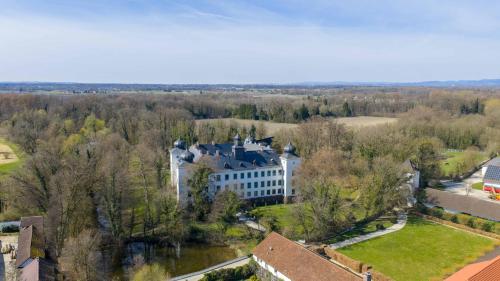 Surrounding environment, Schlosswirtschaft Moos, Zimmer mit Wirtshaus und Natur in Plattling