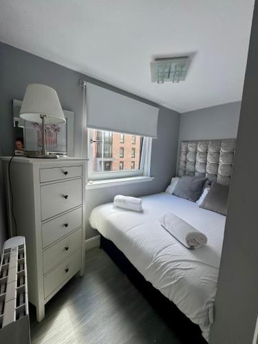 2 Bedroom Apartment at SECC Hydro FREE PARKING - Tap to explore photos