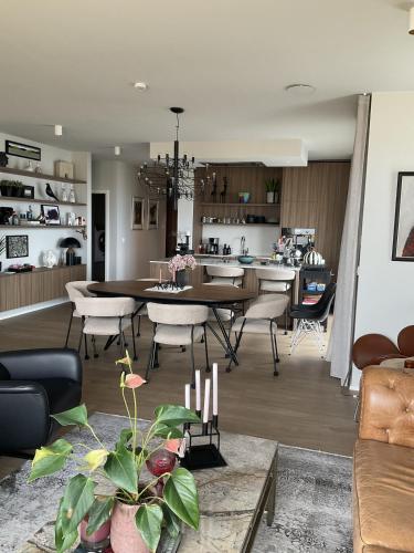 Stylish 2BR Apt Near Reykjavik with Balcony & Views in Álftanes