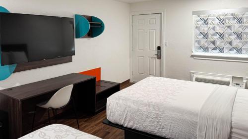 Beachcomber Inn by The Beach - image 22