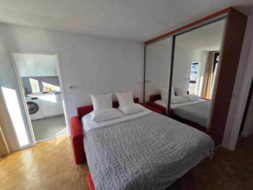 Perfect Appart Living-Staying in Paris - Sun & Eiffel Tower