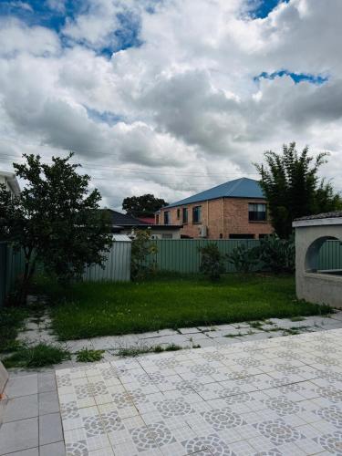 Quiet 3BR Home Walk to Ingleburn Station in South Western Sydney
