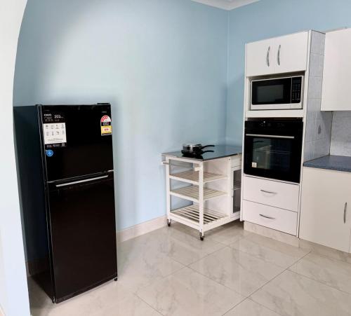 Quiet 3BR Home Walk to Ingleburn Station in South Western Sydney