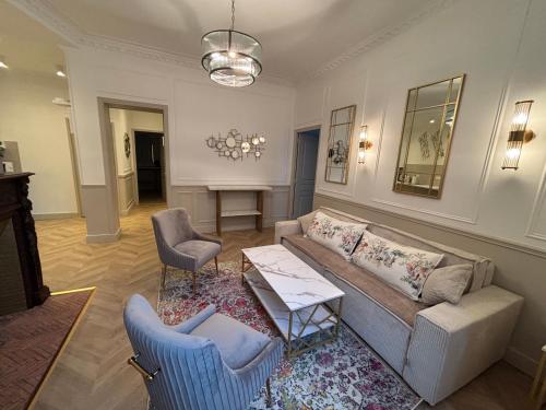 SUITE TOURVILLE Tour Eiffel