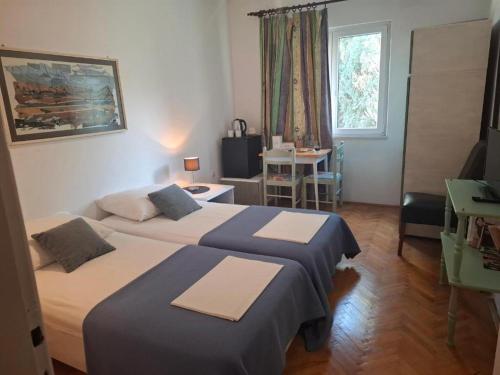 Apartments Mira 3