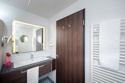 Hotel Smartino Room Type - Superior Queen Room
