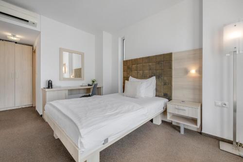 Hotel Antares - image 39