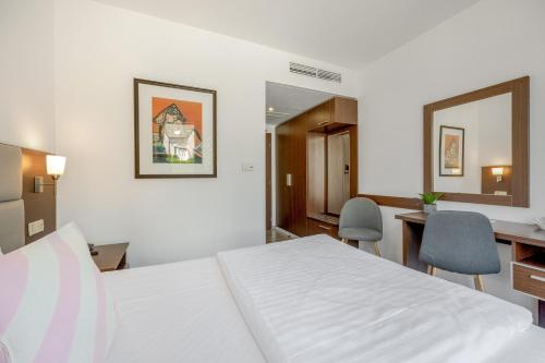 Hotel Antares - image 43