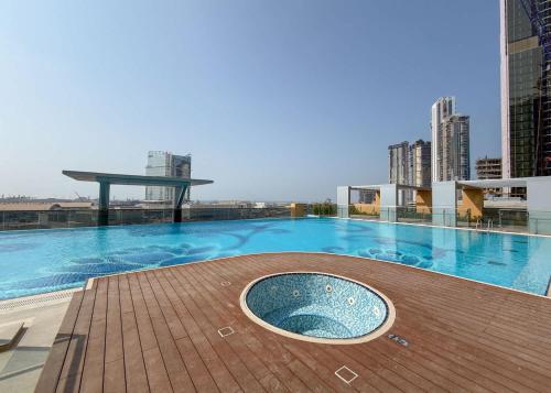 Free housekeeping visits during your stay - StayShort - Stunning 1 Bed in Maritime City that Sleeps  in Dubai Maritime City