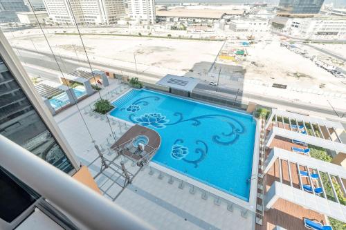 Free housekeeping visits during your stay - StayShort - Stunning 1 Bed in Maritime City that Sleeps  in Dubai Maritime City