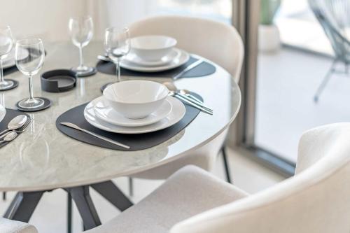 Free housekeeping visits during your stay - StayShort - Stunning 1 Bed in Maritime City that Sleeps  in Dubai Maritime City