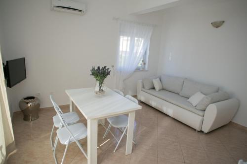 Apartments Rina 5