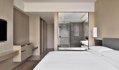 Twin room, mountain view, lounge access