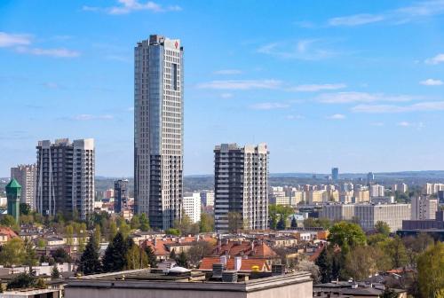 Nowoczesny Apartament z Balkonem i Parkingiem w Garażu Podziemnym blisko Spodka by Noclegi Renters - image 5