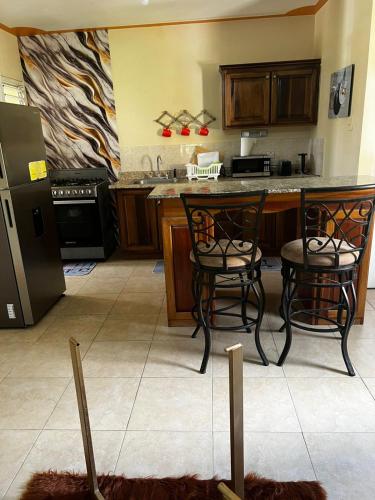 Leemclean gated vacation home in Oraşul Spaniol