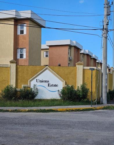 Leemclean gated vacation home in Oraşul Spaniol