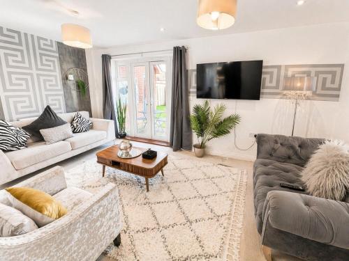 Maidstone Spacious Retreat - Hot Tub - Parking in Boughton Monchelsea