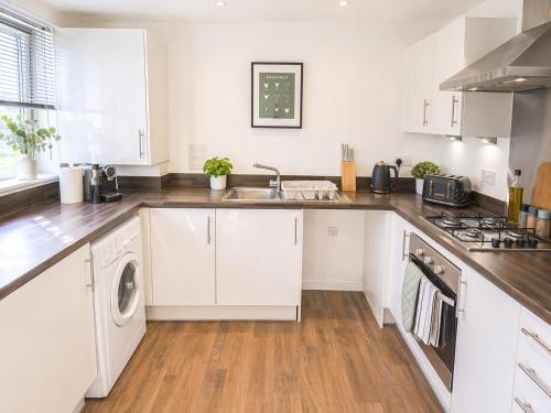 Maidstone Spacious Retreat - Hot Tub - Parking in Boughton Monchelsea