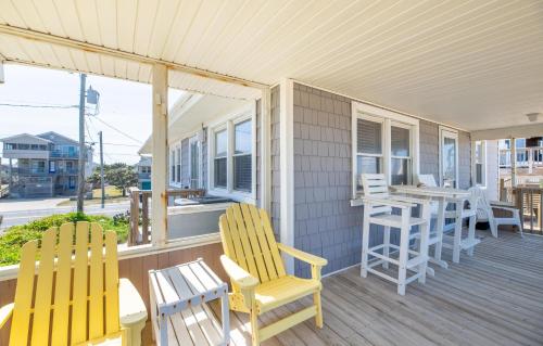 Wayfarer's Rest - Kitty Hawk MP 3.5, Oceanfront, Ocean View, Year Round Flex Stays in Кити Хоук, Северна Каролина