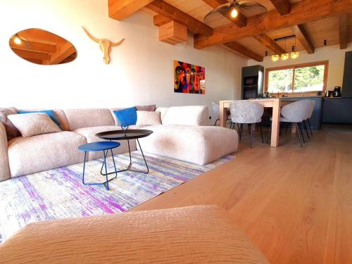 Chalet Ski-In 3 Chambres avec Parking et Wifi - FR-1-459-256 - Location, gîte - La Clusaz