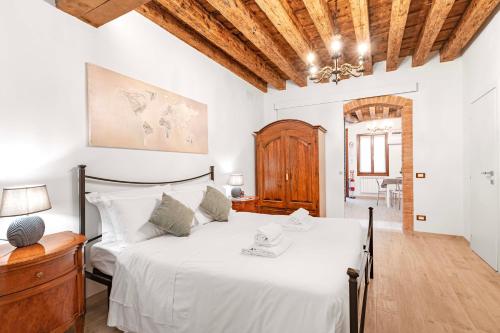 Armida Flat by Fenix