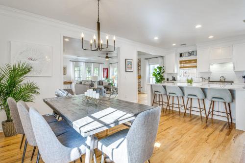 Walk to Mercedes-Benz! Spacious Getaway in Atlanta in Vine City